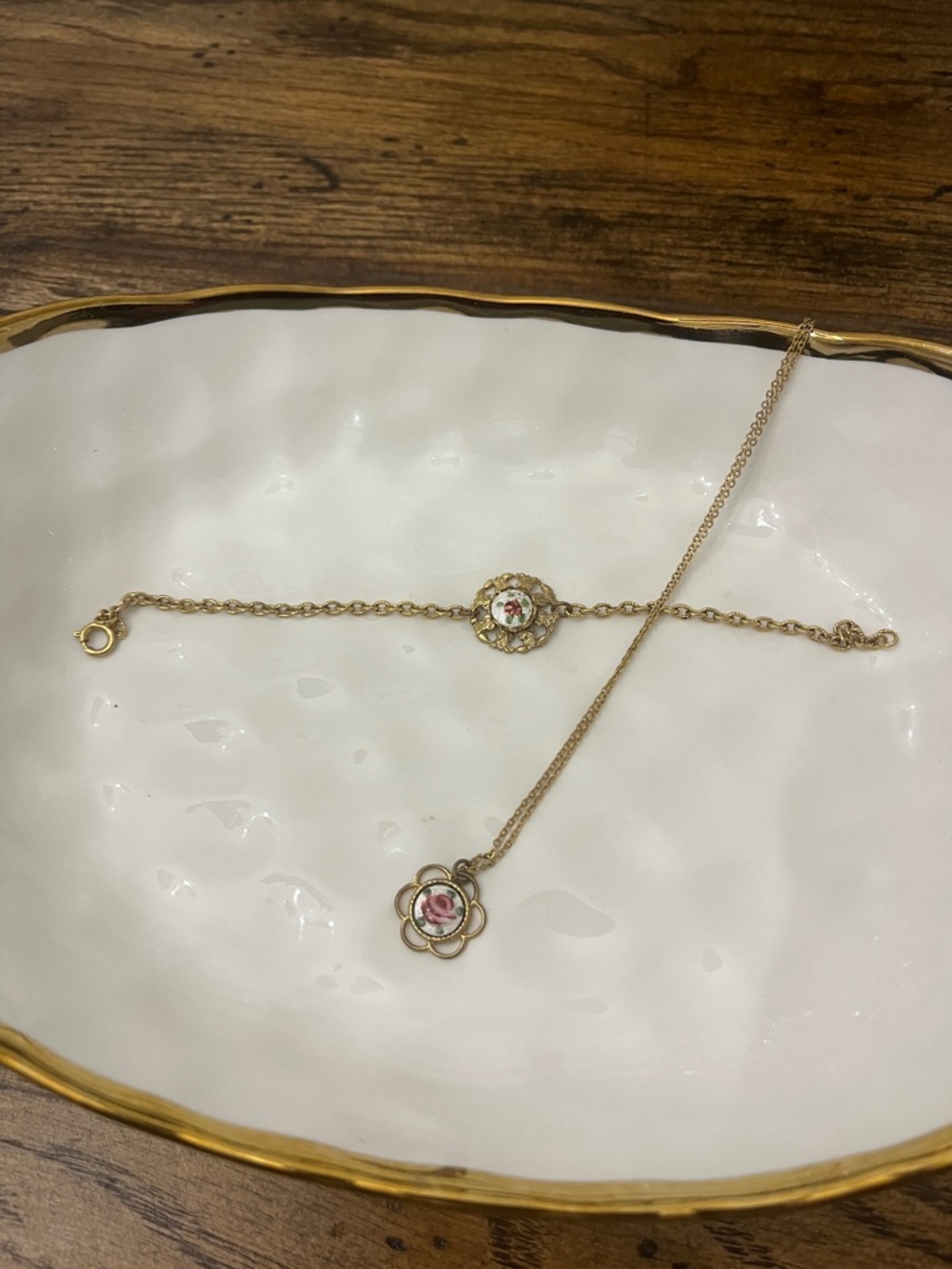 Delicate Gold-Tone Flower Necklace and Bracelet Set with Pink Enamel